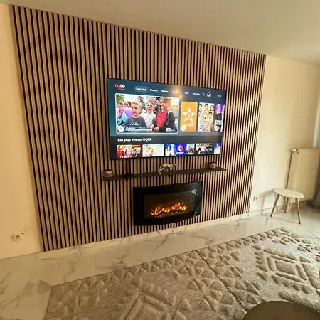 Tres Beau Trois Pieces Avec Vue Degagee Et Parking Prive Souterrain Apartamento
