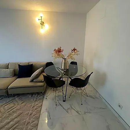 Tres Beau Trois Pieces Avec Vue Degagee Διαμέρισμα *