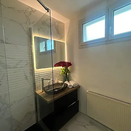 Διαμέρισμα Tres Beau Trois Pieces Avec Vue Degagee