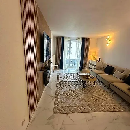 Διαμέρισμα Tres Beau Trois Pieces Avec Vue Degagee *