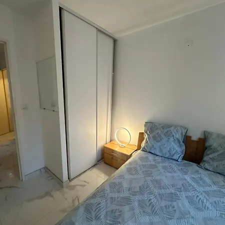 Tres Beau Trois Pieces Avec Vue Degagee Apartament