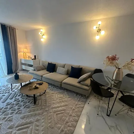 Tres Beau Trois Pieces Avec Vue Degagee Apartamento Estrasburgo